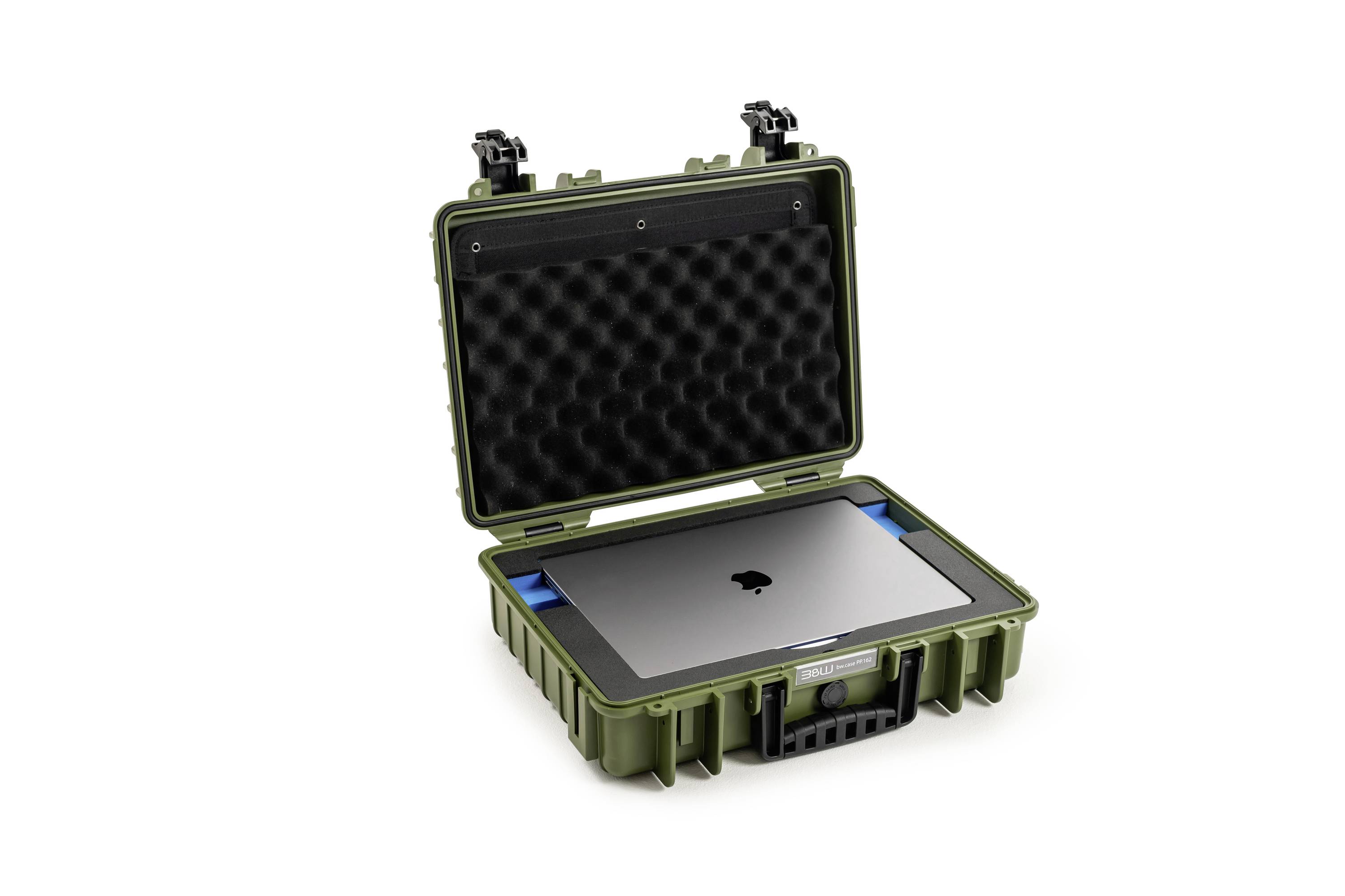 Otwarty, zielony twardy futerał ochronny z wyściółką z pianki, w którym bezpiecznie umieszczono laptopa.