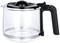 Pustą, przezroczystą szklankę z czarnym uchwytem i pokrywką, przypominającą dzbanek do kawy.