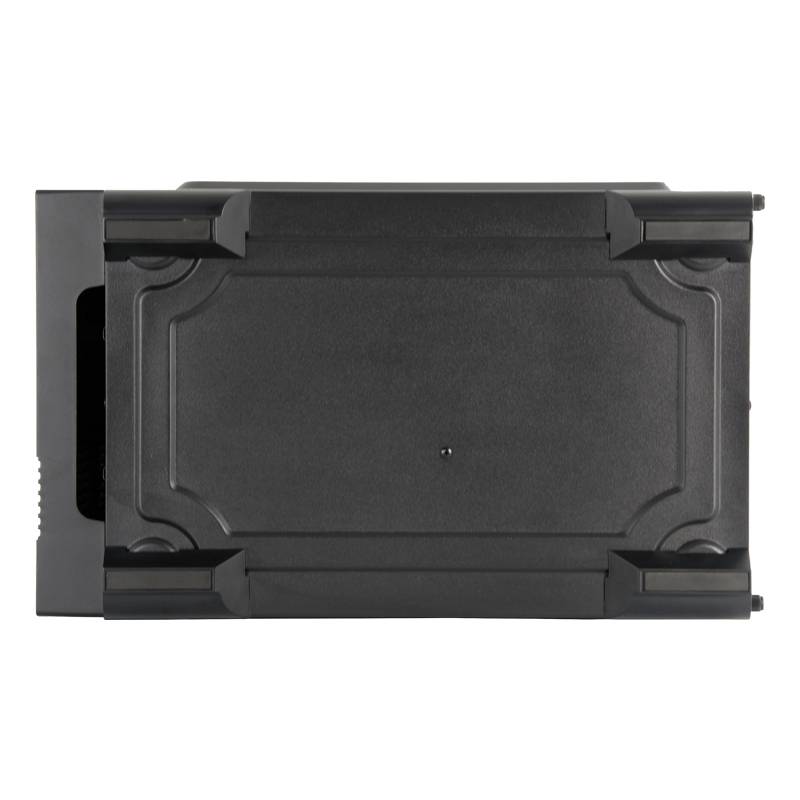 Czarny, prostokątny sprzęt, prawdopodobnie obudowa elektryczna lub urządzenie, sfotografowane z góry.