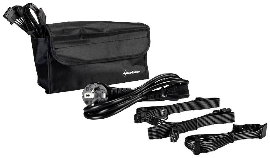 Czarna torba na ramię z logo marki, otoczona kablami i wtyczkami. Awencyńska prezentacja akcesoriów komputerowych i organizacji.