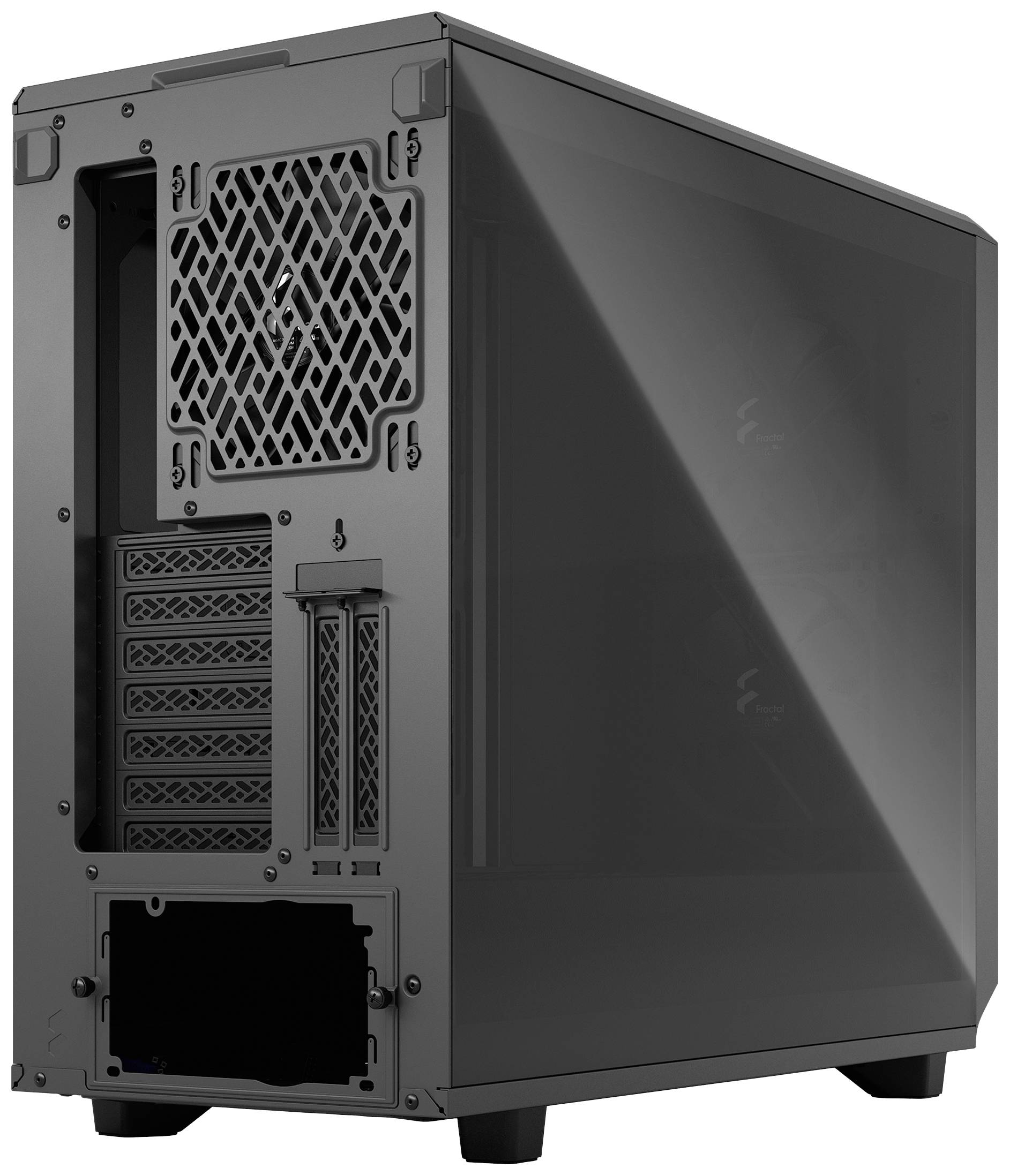 Czarna obudowa komputera wykonana z metalu i szkła, sfotografowana z boku. Z tyłu widoczne są kratki wentylacyjne i sloty rozszerzeń.