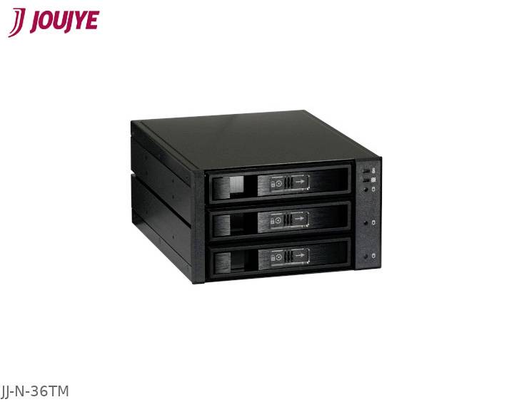 Czarny moduł dysku twardego z trzema kieszeniami, odpowiedni do rozbudowy pamięci w komputerach lub serwerach. Logo firmy Jou Jye w lewym górnym rogu.