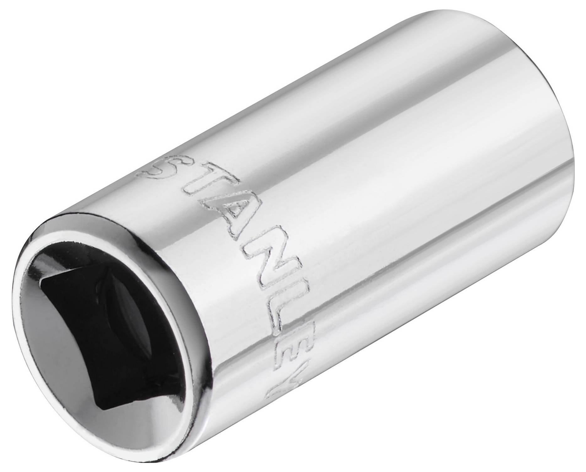 Srebrny klucz nasadowy z wytłoczonym logo 'STANLEY'. Zaprojektowany do użycia z odpowiednim narzędziem mocującym.