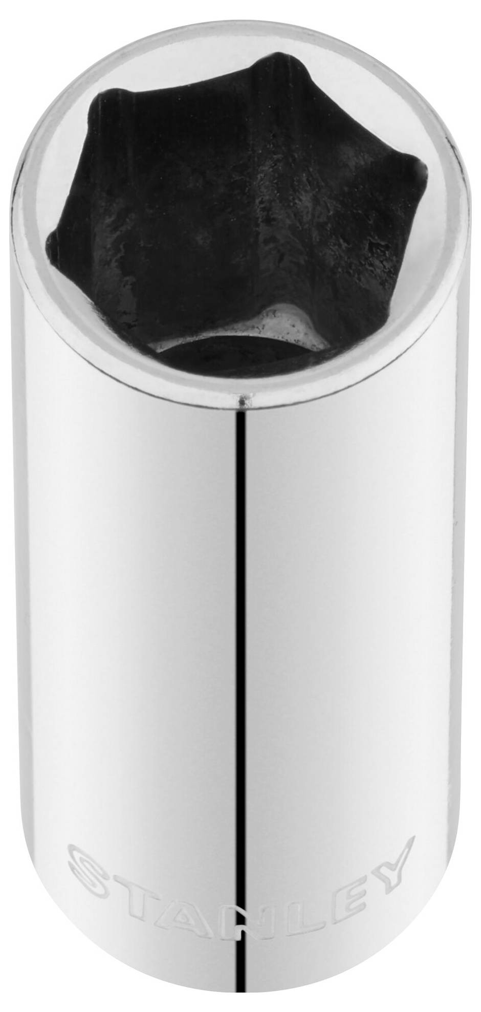 Nasadka klucza wykonana z metalu, z sześciokątnym otworem, połyskiem wykończenia i napisem 'STANLEY' na boku.