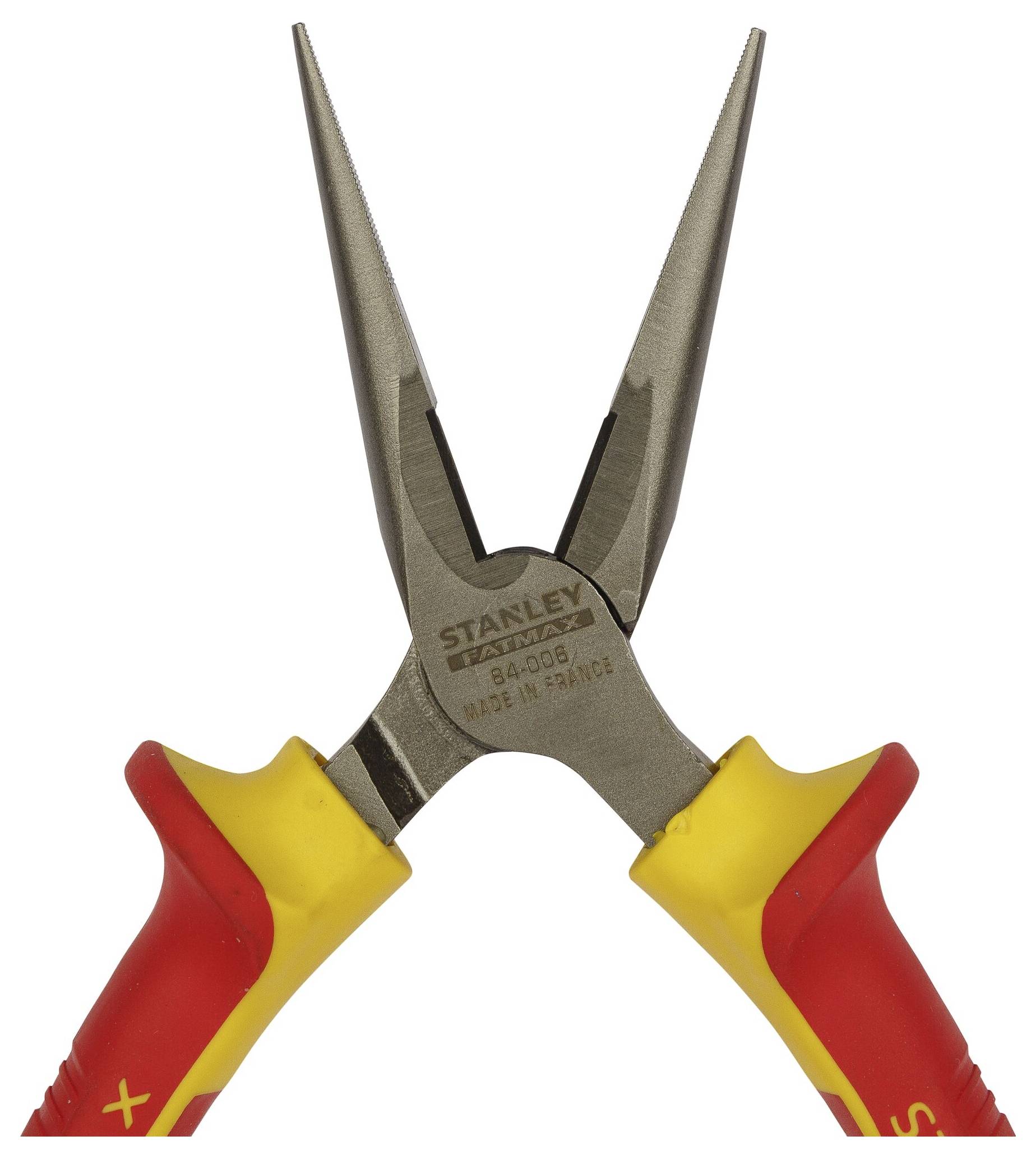 Czerwone i żółte szczypce z wąskimi, spiczastymi szczękami, odpowiednie do precyzyjnych prac, na białym tle.