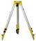 Żółty statyw z trzema wysuwanymi nogami wykonanymi z aluminium, przeznaczony do instrumentów pomiarowych.