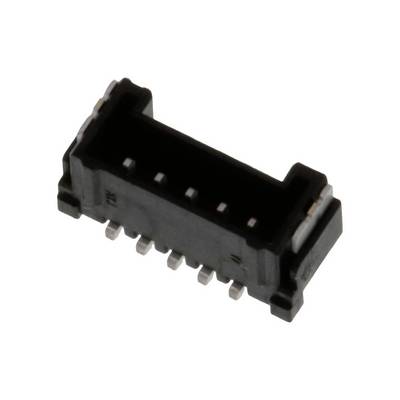Czarny wtyk elektryczny z metalowymi stykami, o prostokątnym kształcie, służący do połączenia elementów elektronicznych.