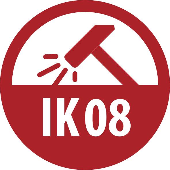 Czerwona okrągła ikona odporności na uderzenia IK08 pokazująca młotek uderzający w powierzchnię, z tekstem "IK08" w kolorze białym.