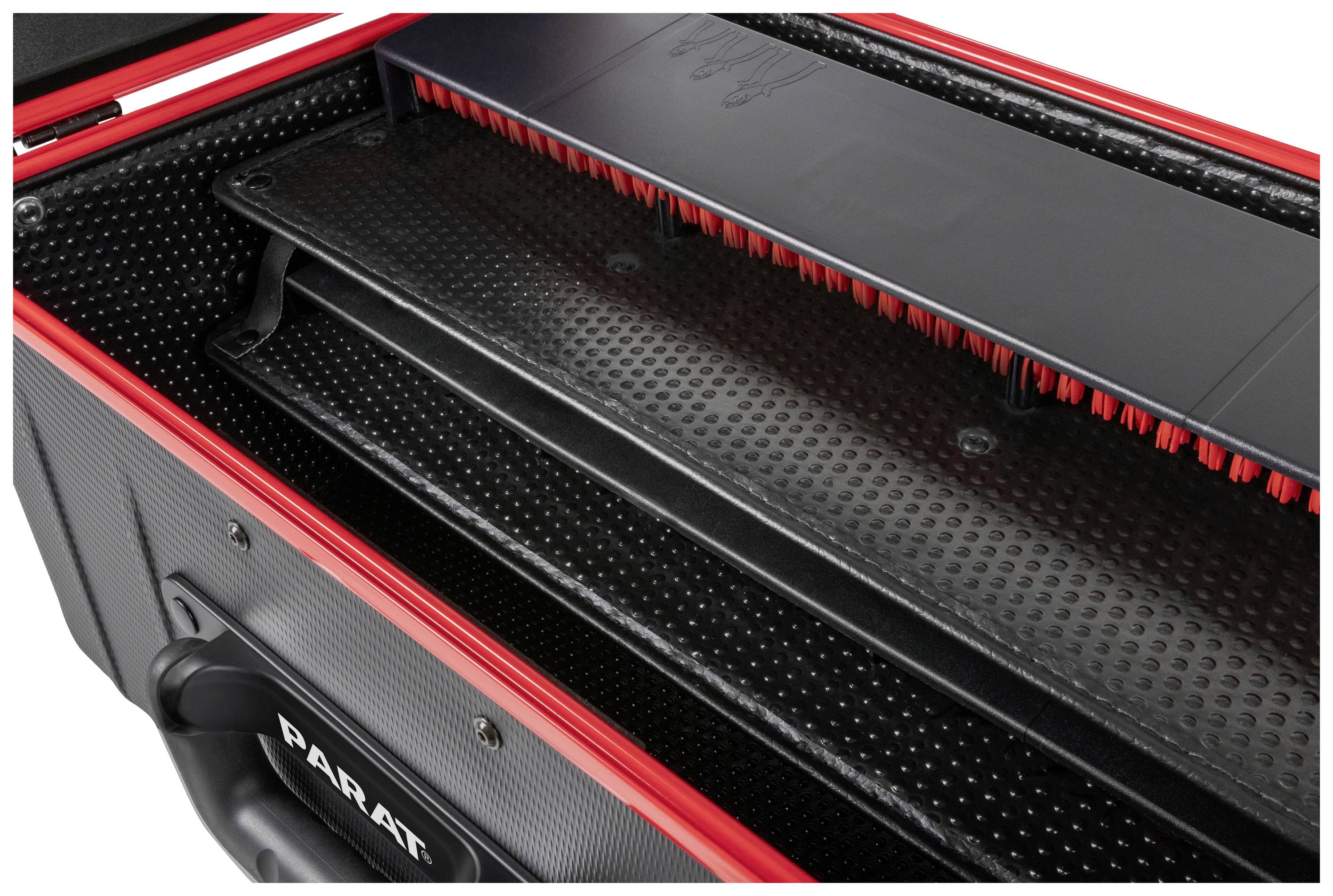 Otwarta skrzynka narzędziowa z czarnym wnętrzem i czerwoną krawędzią, z dwoma wyjmowanymi przegródkami, o solidnej konstrukcji.