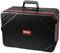 Czarny walizka na narzędzia z czerwoną obwódką i logo 'PARAT' pośrodku. Walizka posiada uchwyt do przenoszenia i wzmocnione narożniki.