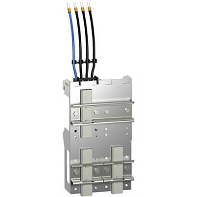 Metalowa płyta z czterema czarnymi i niebieskimi kablami podłączonymi od góry. Używana w instalacjach elektrycznych.