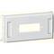 Biała płyta montażowa z tworzywa sztucznego z prostokątnym otworem pośrodku. Stosowana do zabudowy w tablicach sterowniczych lub ścianach.