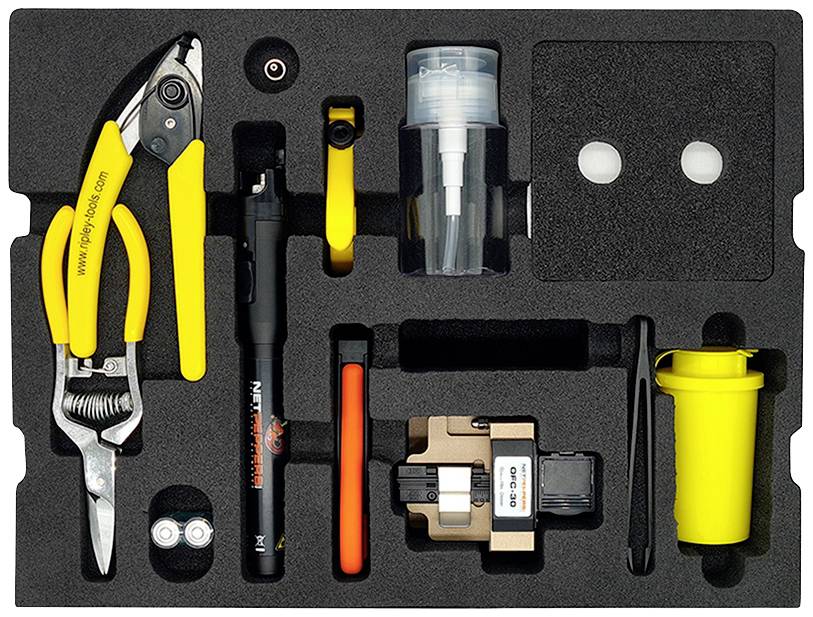 Zestaw narzędzi z żółtymi narzędziami tnącymi, śrubokrętem, długopisem, żółtymi cylindrami i mniejszymi elementami metalowymi w wyściółce z pianki.