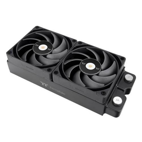 Czarny podwójny chłodnik wentylatorowy firmy Thermaltake, o solidnej konstrukcji, przeznaczony do wydajnego chłodzenia wydajnych komputerów do gier.