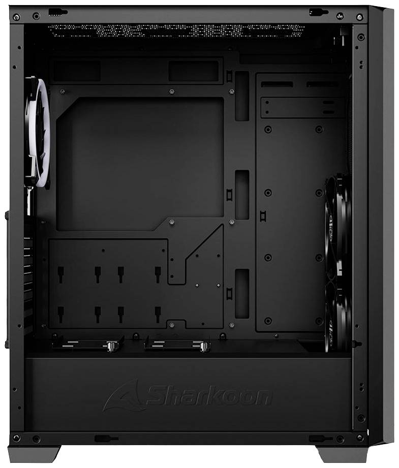 Pusta czarna obudowa komputera z widocznymi wentylatorami po lewej i prawej stronie, z otwartą i przestronną przestrzenią wewnętrzną.