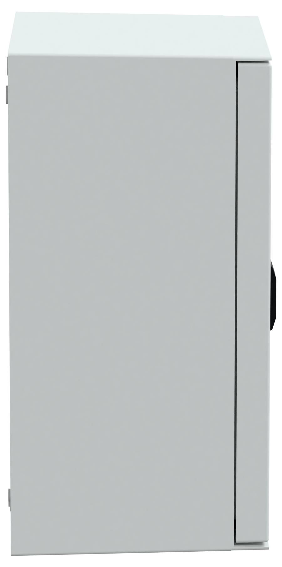 Zwykłe, szare metalowe pudełko z uchwytem z boku i zamkniętymi drzwiczkami, prawdopodobnie obudowa na sprzęt lub do przechowywania.