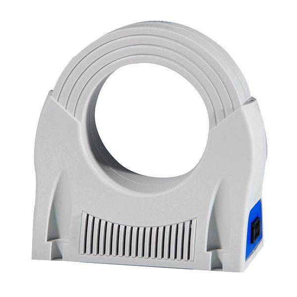 Biały, pierścieniowy czujnik prądu z prostokątną obudową i niebieskim gniazdem z boku. Odpowiedni do pomiarów elektrycznych.