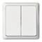 Biały, prostokątny podwójny włącznik na białej ścianie, typowy dla sterowania oświetleniem we wnętrzach.