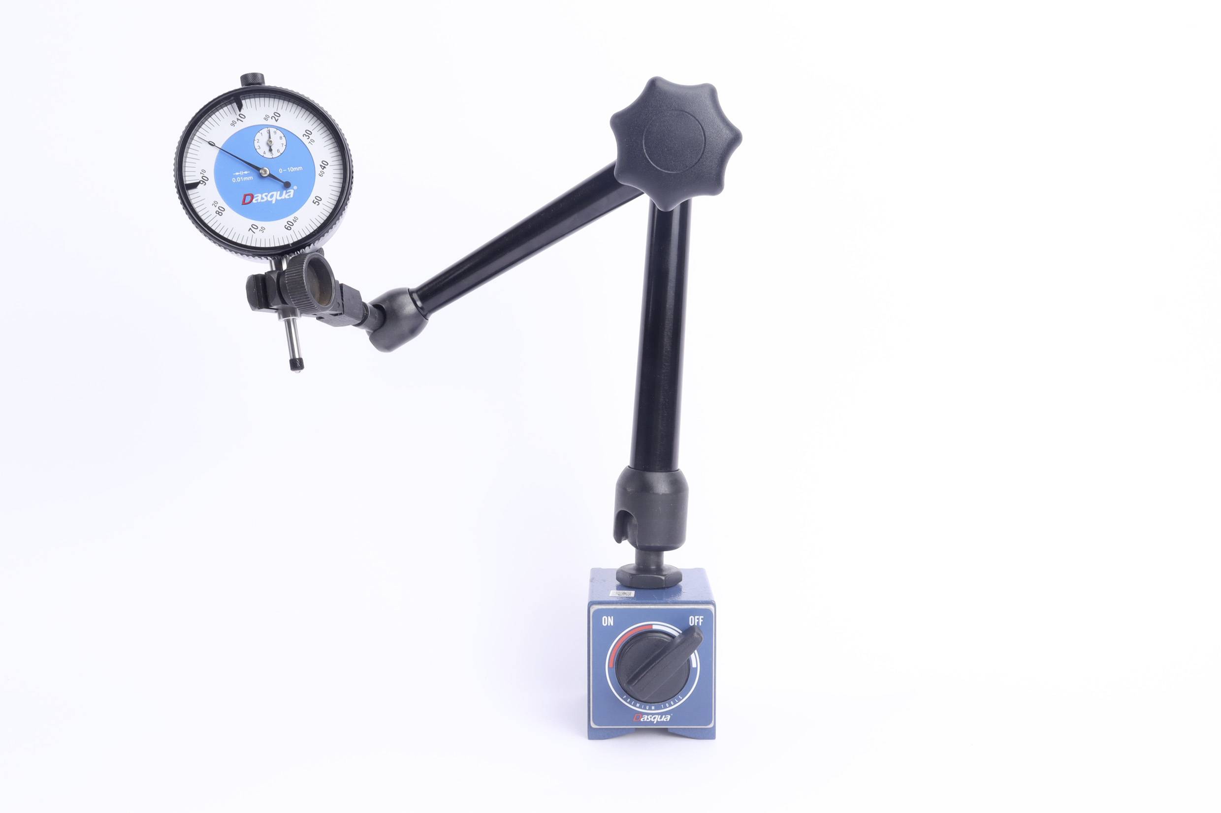 Czujnik zegarowy z elastycznym ramieniem i magnetyczną podstawą, stosowany do precyzyjnego pomiaru obiektów w zastosowaniach technicznych.