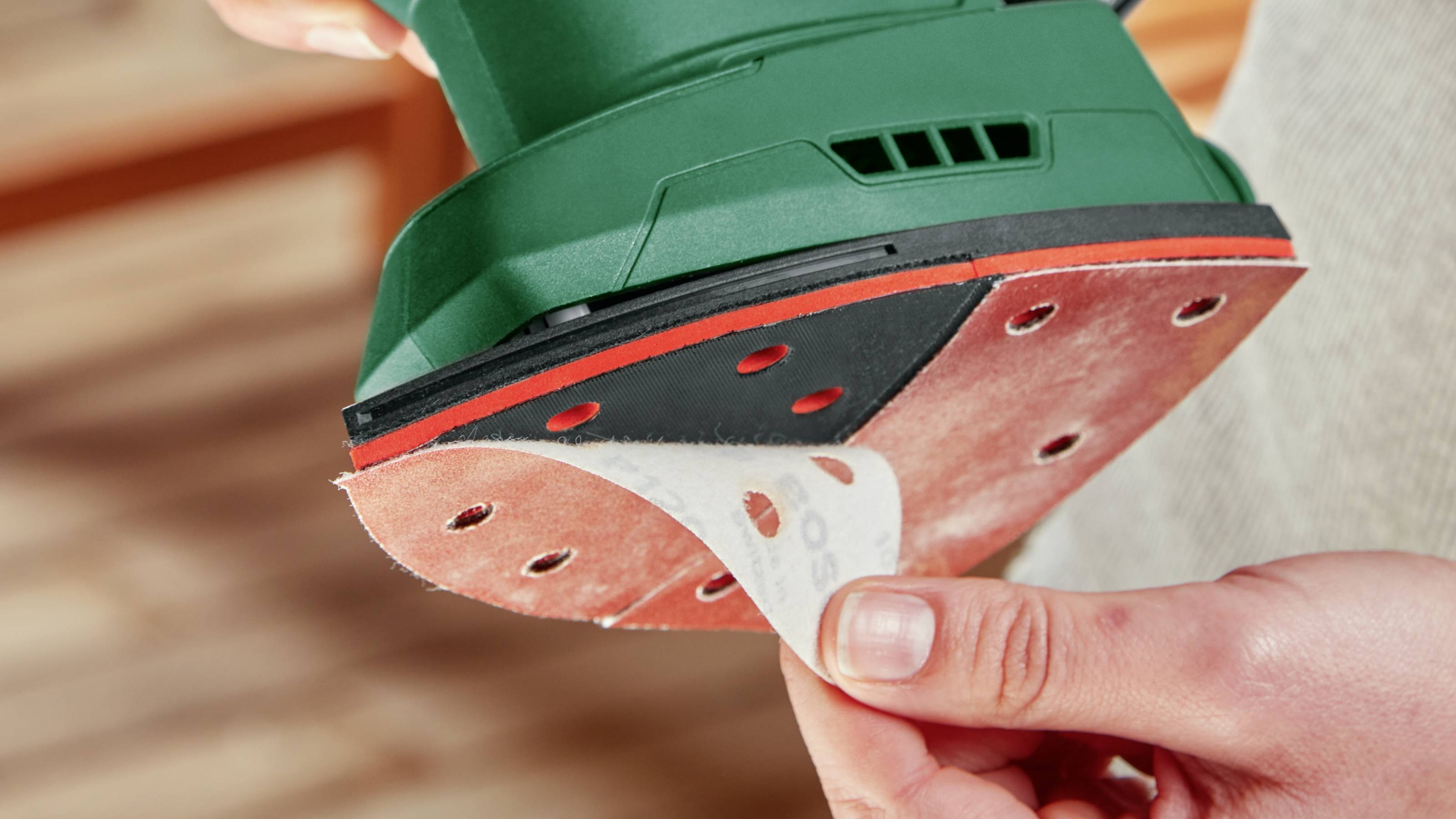 Bosch Home and Garden EasySander 18V-8 06033E3002 Акумуляторна багатоцільова шліфувальна машина з акумулятором, зарядним пристроєм