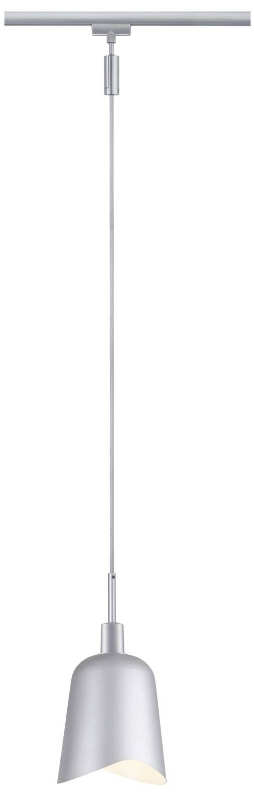 Nowoczesna srebrna lampa wisząca z ukośnym kloszem, zawieszona na mocowaniu sufitowym. Idealna do minimalistycznego wnętrza.