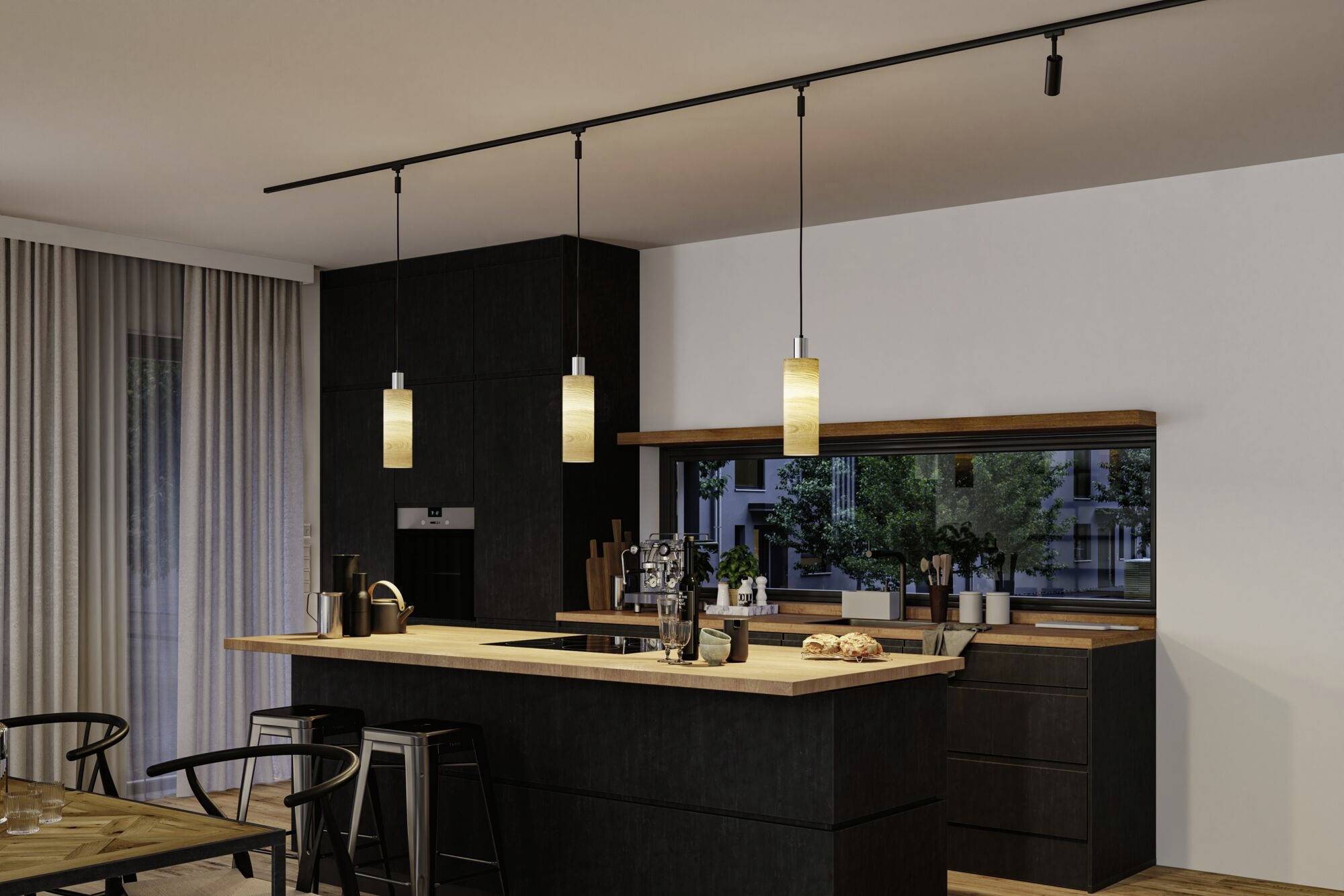 Nowoczesna kuchnia z wyspą z ciemnego drewna, trzema wiszącymi lampami, stołkami barkowymi i stołem jadalnianym. Duże okna z zasłonami w tle.