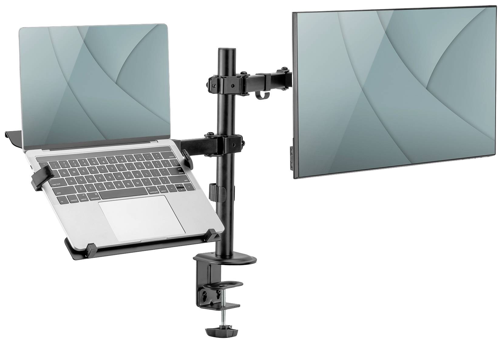 Podwójny uchwyt na monitory z uchwytem na laptopa po lewej stronie i uchwytem na monitor po prawej stronie, zamontowany na wspólnym ramieniu.