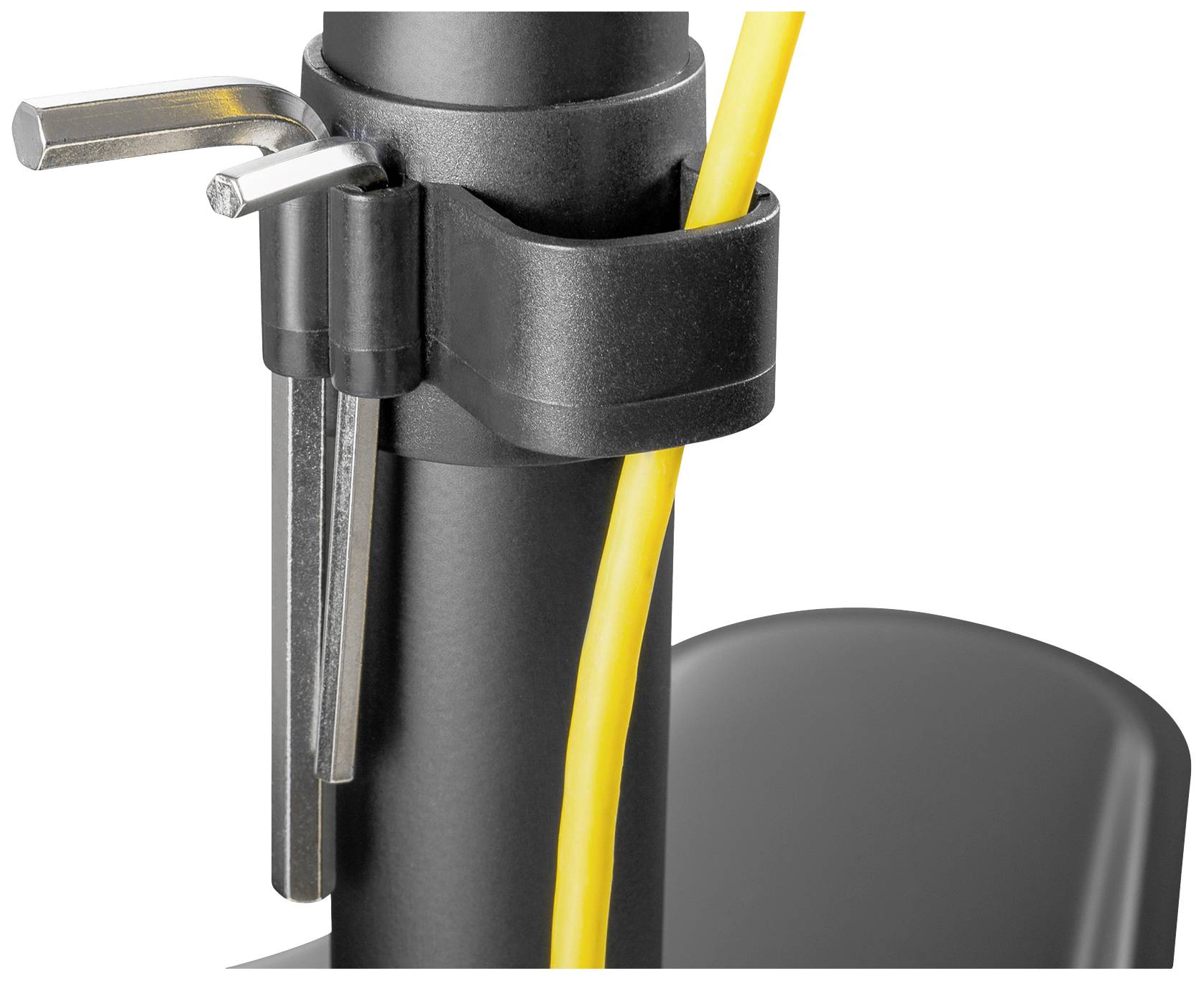 Czarny stojak z uchwytem, który przytrzymuje żółty kabel oraz dwa klucze sześciokątne.