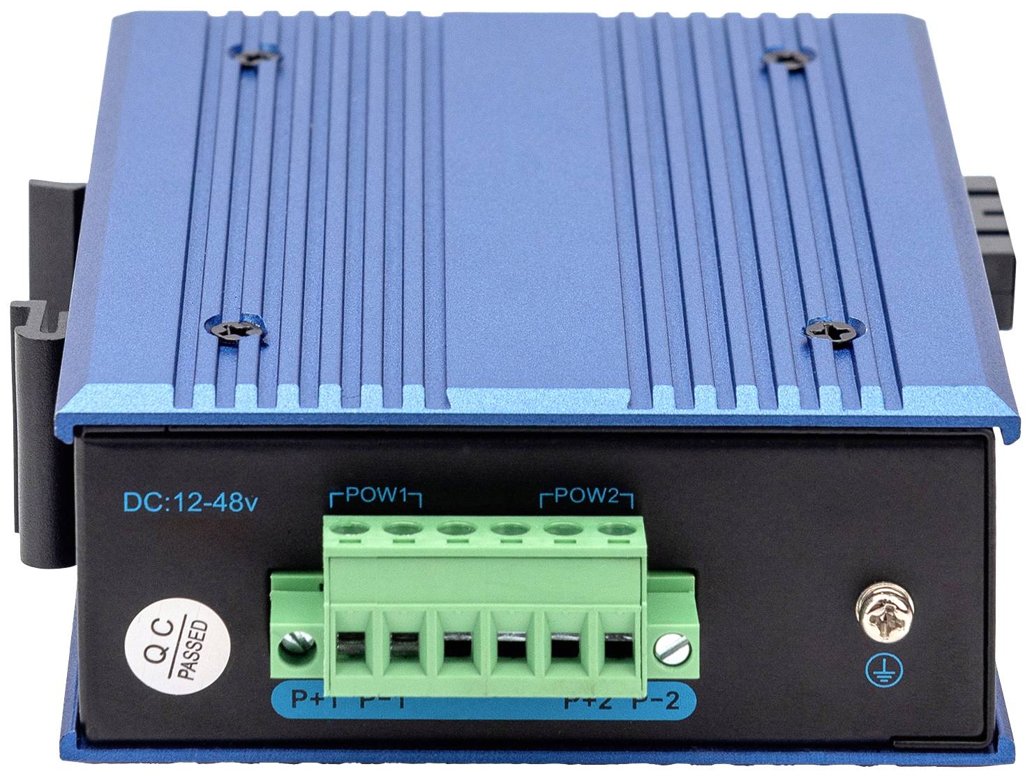 Niebieskie urządzenie elektroniczne z zielonymi złączami z przodu, przeznaczone do zasilania napięciem 12-48V. Możliwość montażu do zastosowań przemysłowych.