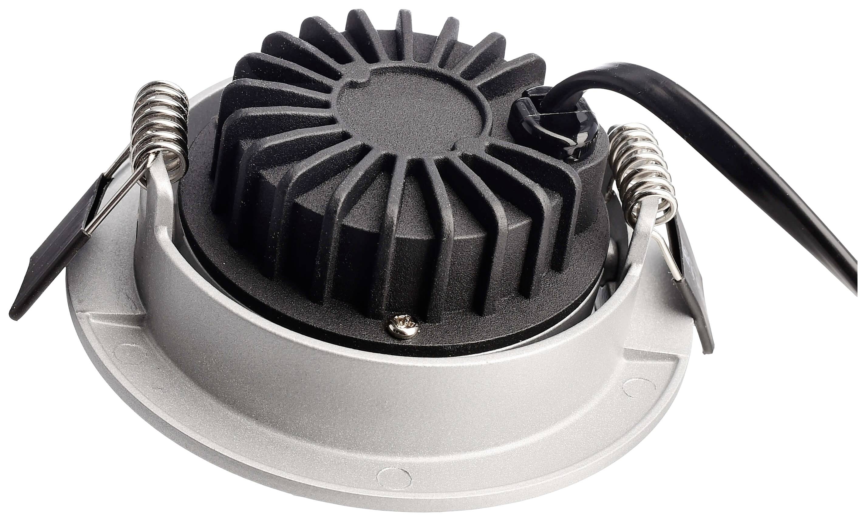 Okrągły downlight LED z czarnym radiatorem i czarnym przewodem, zamontowany w srebrnej obudowie z dwoma zaciskami sprężynowymi po bokach.