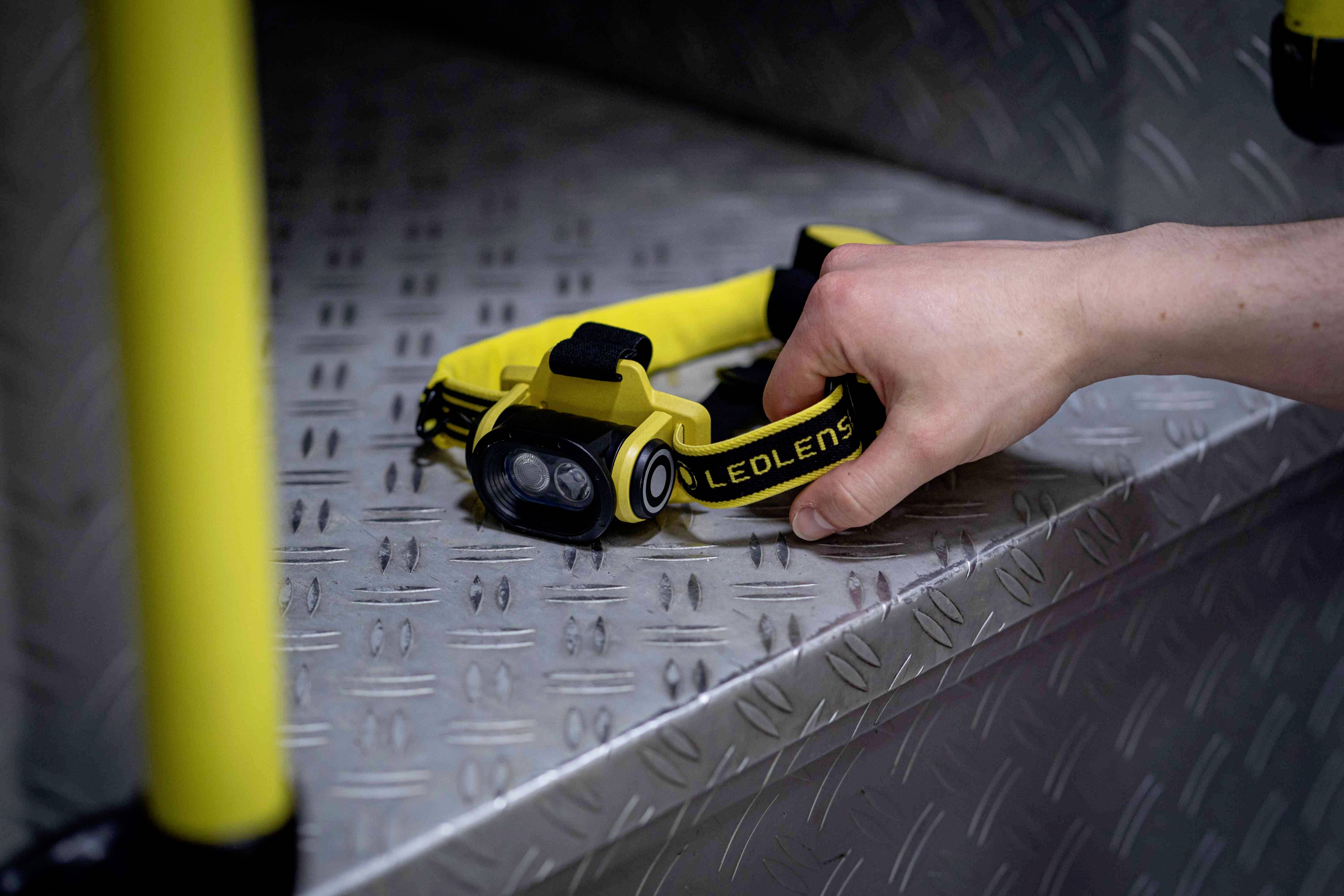 Налобний ліхтар Ledlenser EXH6R 502041 250 лм Жовтий, Чорний