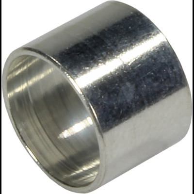 Metalowy cylinder, prawdopodobnie tuleja lub obsada, o gładkiej, błyszczącej powierzchni.