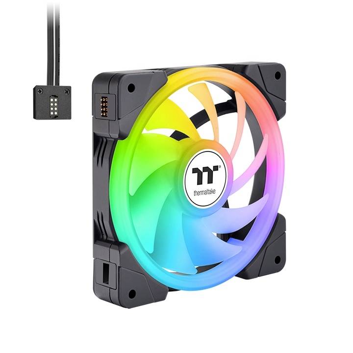 Wentylator obudowy RGB z logo Thermaltake pośrodku, prezentujący świecące przejścia kolorów. Obok po lewej stronie przewód przyłączeniowy.
