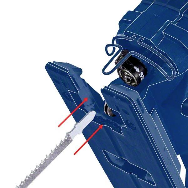 Zbliżenie niebieskiego urządzenia z zamontowaną piłą. Dwa czerwone strzałki wskazują na zacisk piły, który mocuje ją w miejscu.