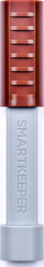 Srebrzysto-szary wtyk USB z czerwoną zaślepką ochronną, na której z przodu widnieje napis „SMARTKEEPER".