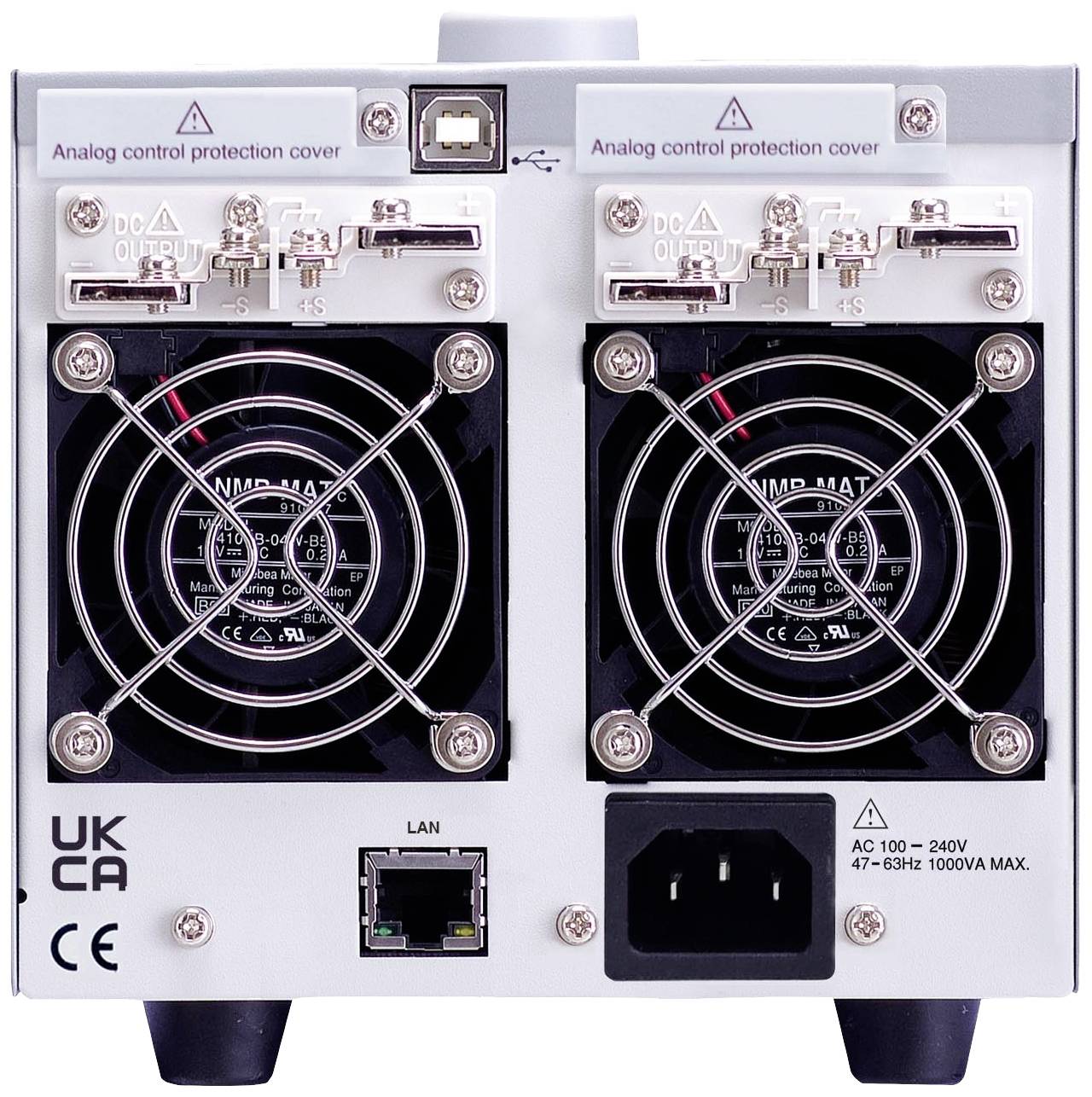 Tylna strona urządzenia elektronicznego z dwoma wentylatorami, złączem Ethernet, złączem zasilania oraz osłonami bezpieczeństwa.