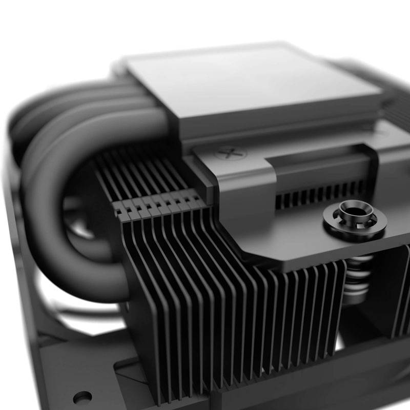 Czarny radiator z żeberkami i przewodami rurkowymi do komponentów komputerowych, ujęcie z bliska, podkreślające konstrukcję i szczegóły techniczne.