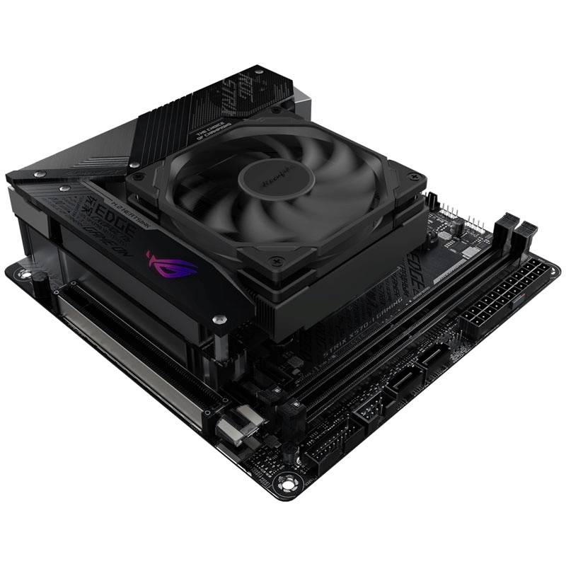 Czarna płyta główna komputera z wentylatorem i wieloma portami, gotowa do budowy komputera i modernizacji sprzętu.