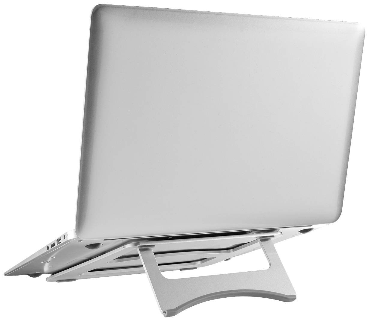Laptop stoi na srebrnym stojaku, który lekko go pochyla. Stojak podnosi ekran, umożliwiając ergonomiczną pracę.