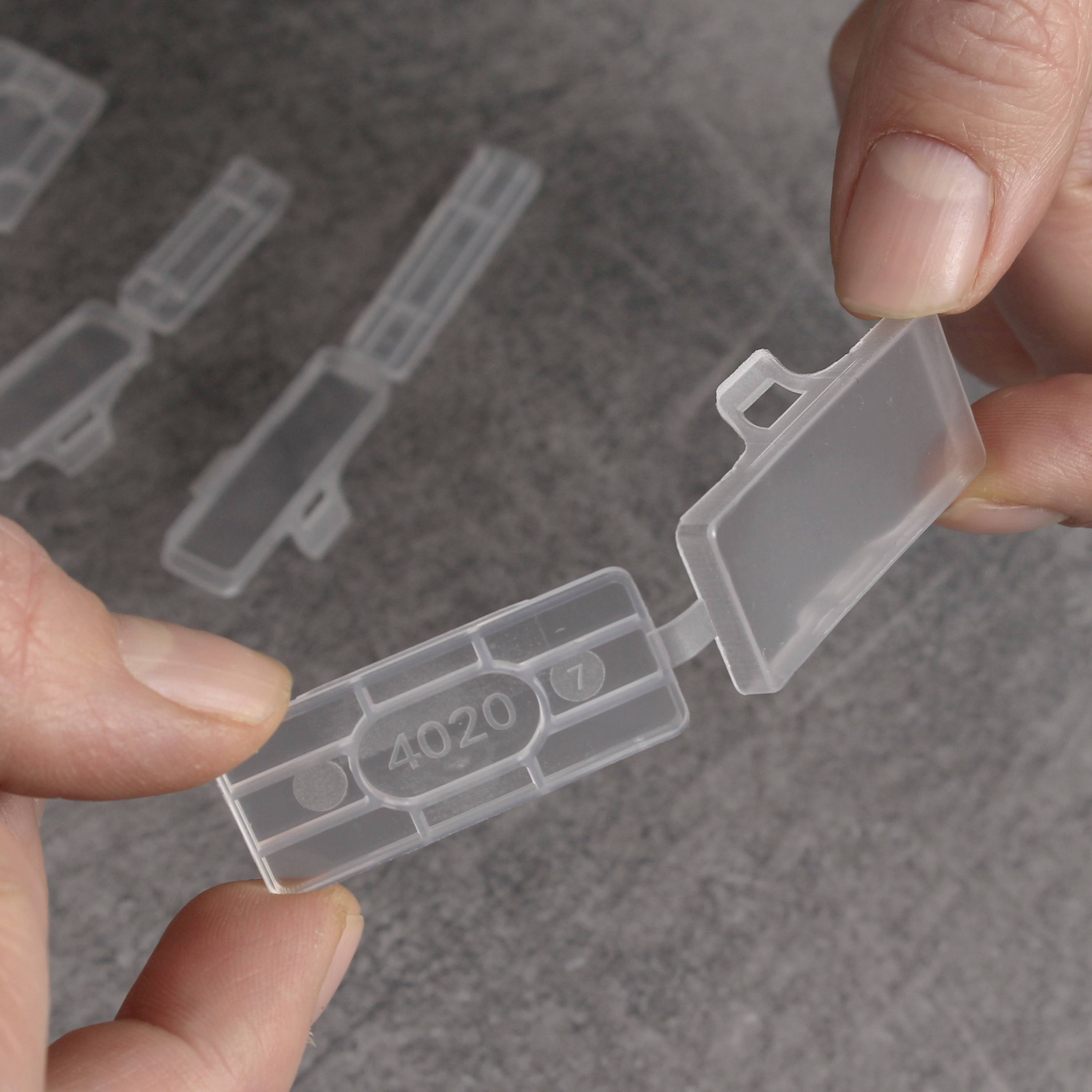 Quadrios 23CA250 23CA250 Тримач етикетки Спосіб кріплення: кабельна стяжка Площа поверхні для маркування: 9,5 x 30 мм прозора Кіль