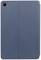 Niebieskie etui na tablet z pionowym szwem i wycięciem na kamerę w lewym górnym rogu.