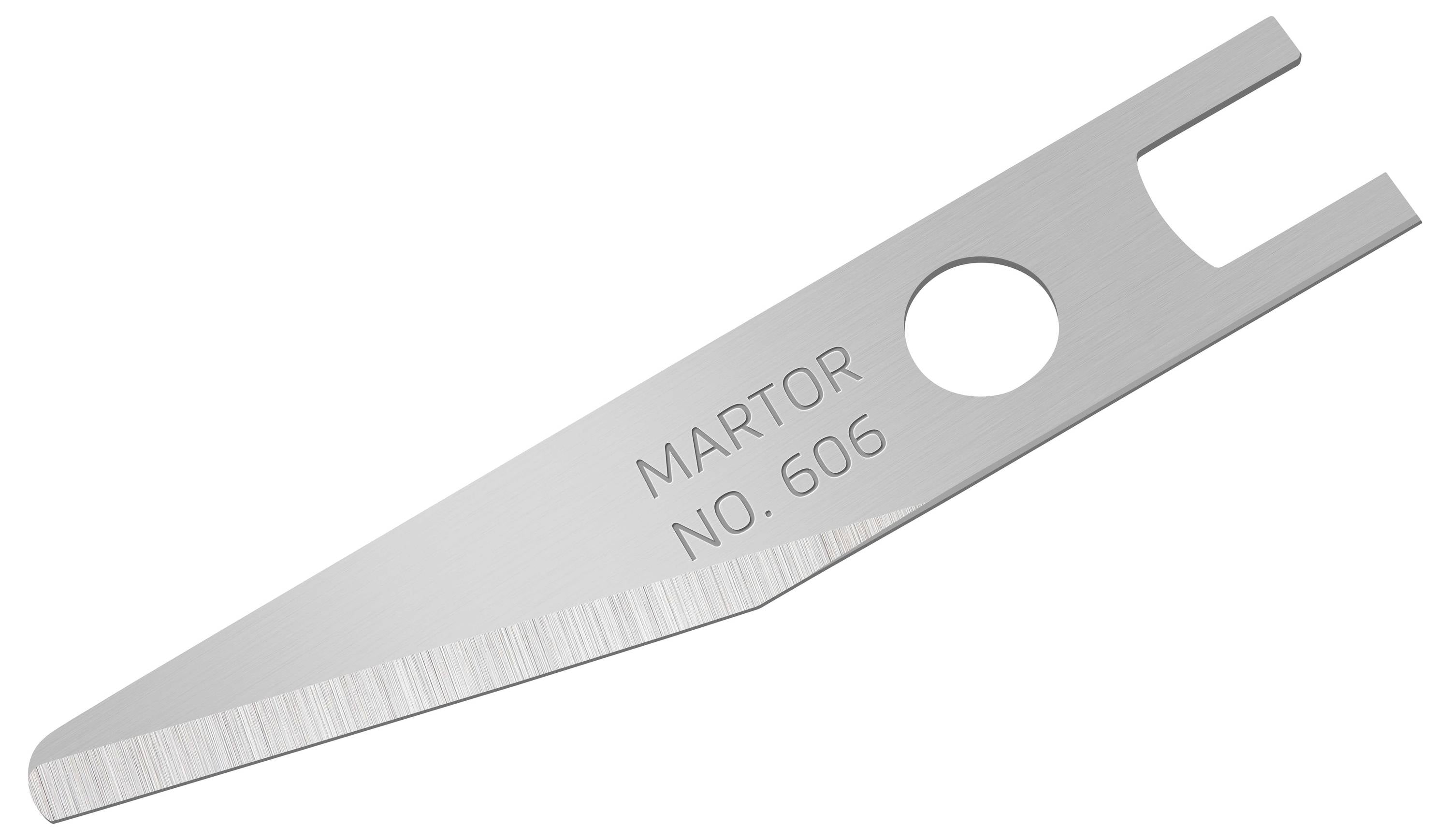 Ostrze z napisem 'MARTOR NO. 606', srebrzyste, prezentujące ostrą krawędź i otwór.
