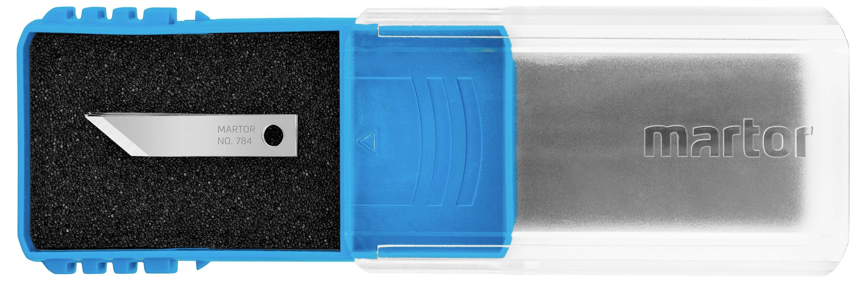 Niebieska obudowa z tworzywa sztucznego z przezroczystą pokrywą zawiera zapasowy nóż z napisem 'MARTOR NO. 26a' umieszczony w czarnym wkładzie piankowym.
