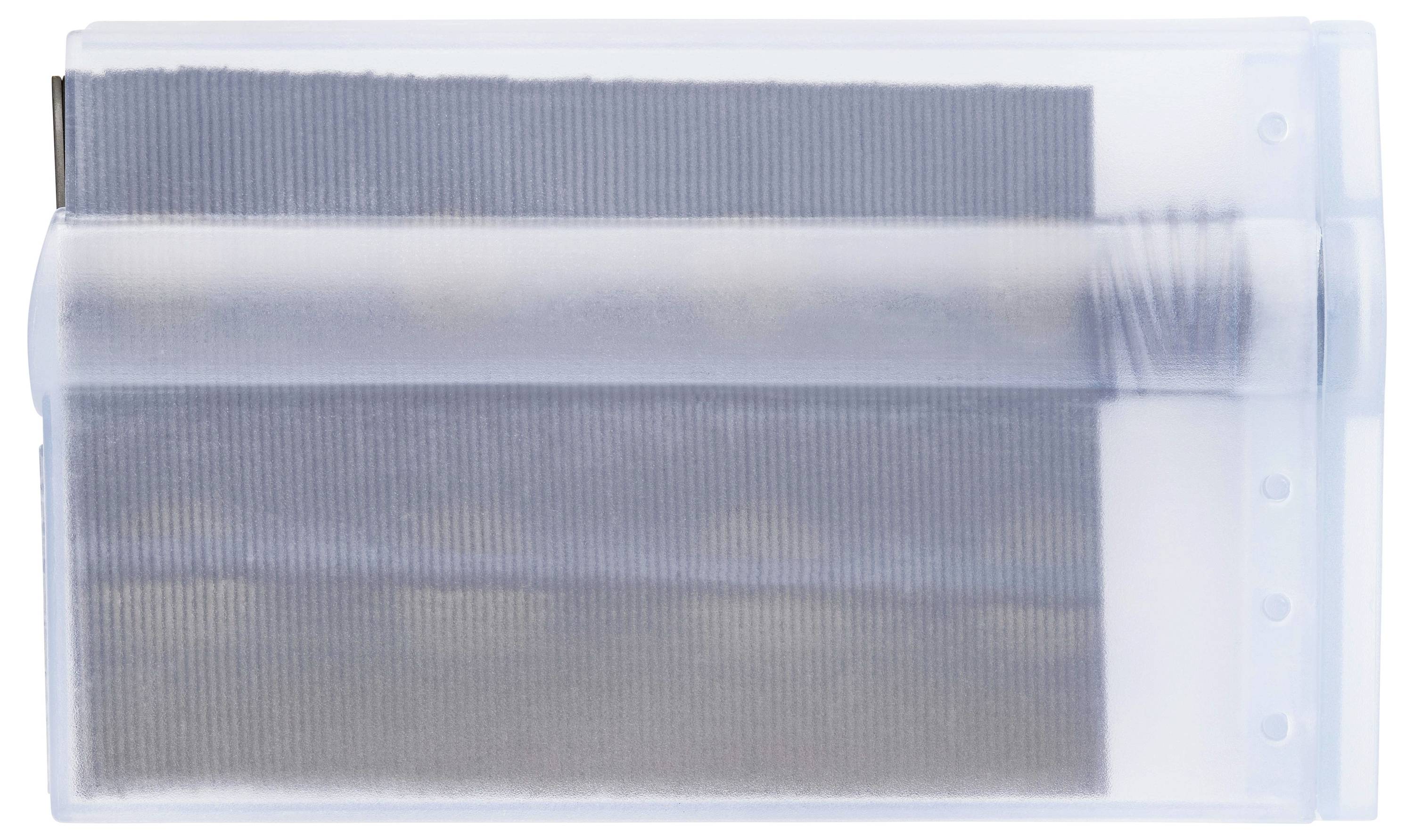 Przezroczysty pojemnik z rolką delikatnej tkaniny sieciowej w środku, prawdopodobnie filtr lub sito, na białym tle.