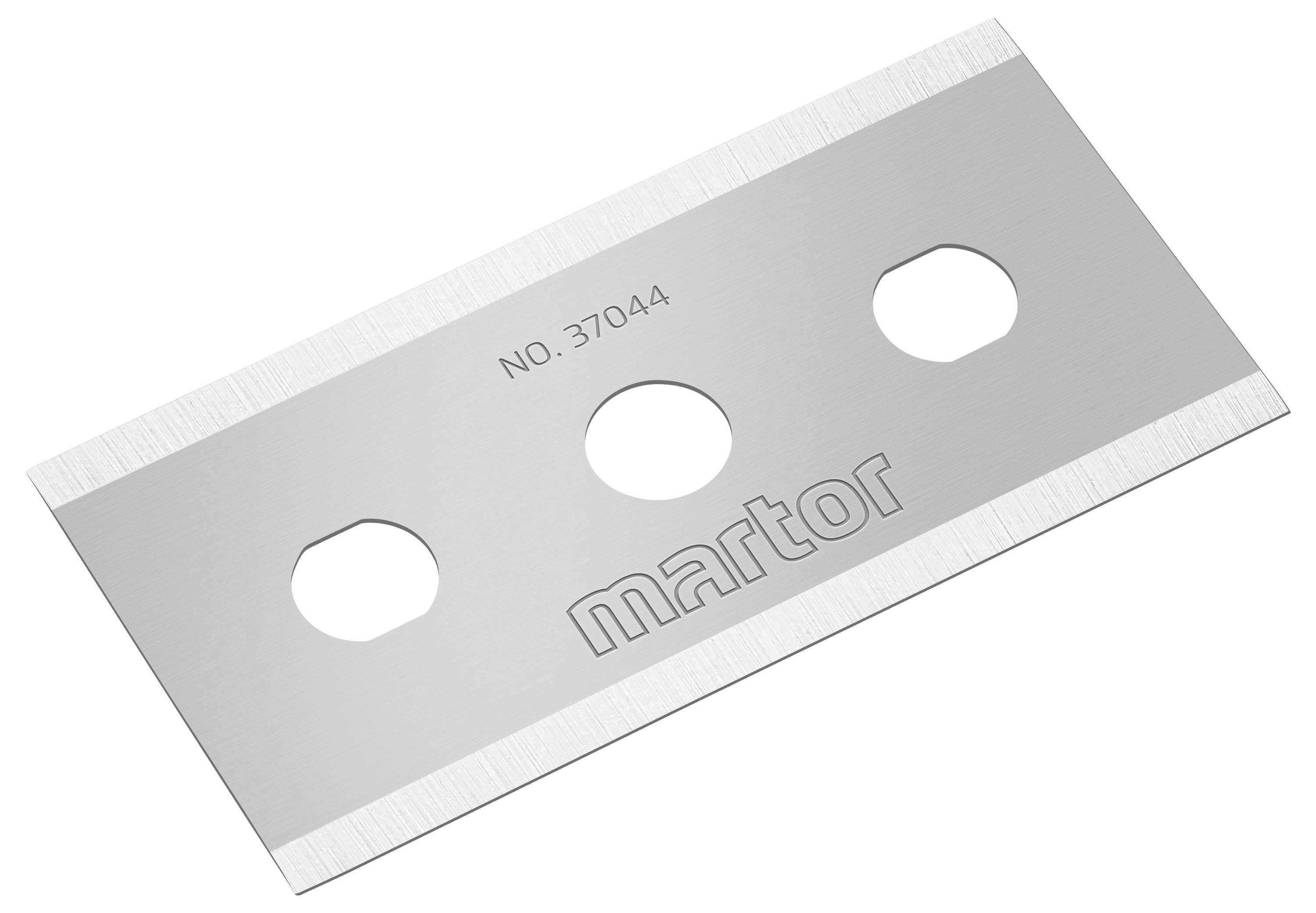 Metalowe ostrze z napisem 'martor' i numerem '37044'. Posiada trzy otwory w środkowej części.