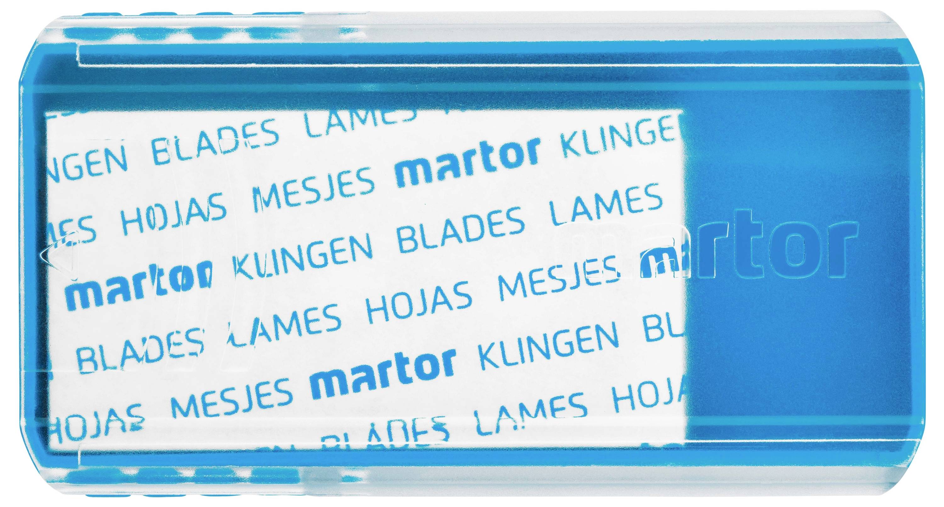 Przezroczyste, niebieskie pudełko z tworzywa sztucznego z włożonymi żyletkami na białym papierze, nadrukowanym wielokrotnie napisem 'martor', 'BLADES', 'KLINGEN'.