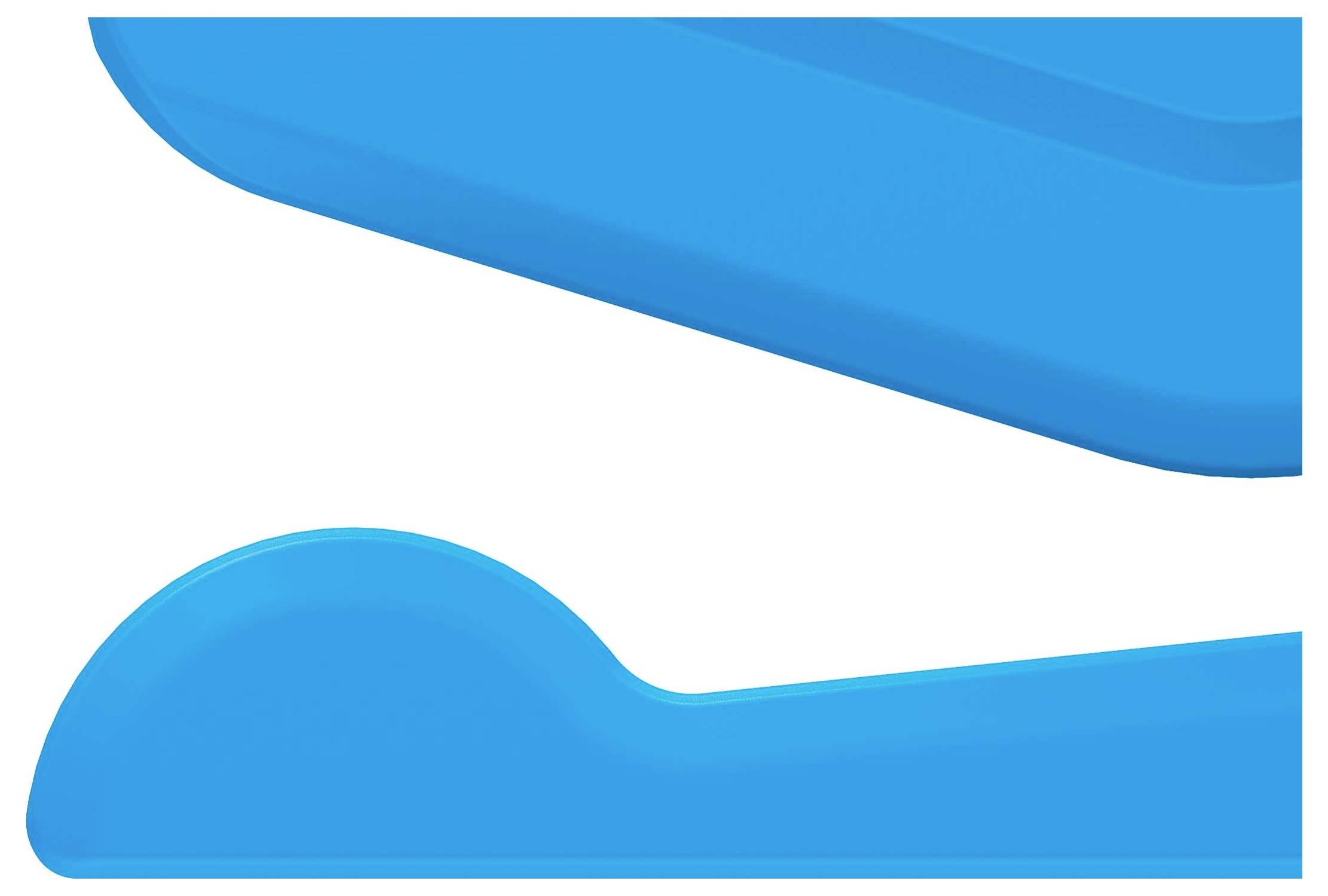 Niebieska abstrakcyjna forma na białym tle. U góry przebiega zakrzywiona linia, w dolnym prawym rogu znajduje się element w kształcie półkola.