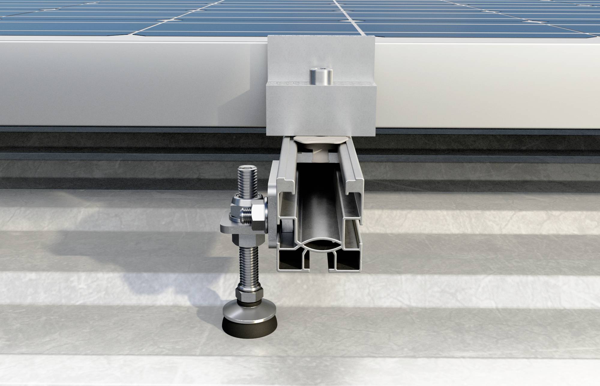 Zbliżenie mocowania metalowego, które mocuje panel słoneczny na dachu. Obok mocowania leży śruba z nakrętką mocującą.