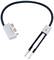 Kabel z dwoma zagiętymi końcówkami i białą wtyczką. Wtyczka posiada trzy płaskie punkty styku.