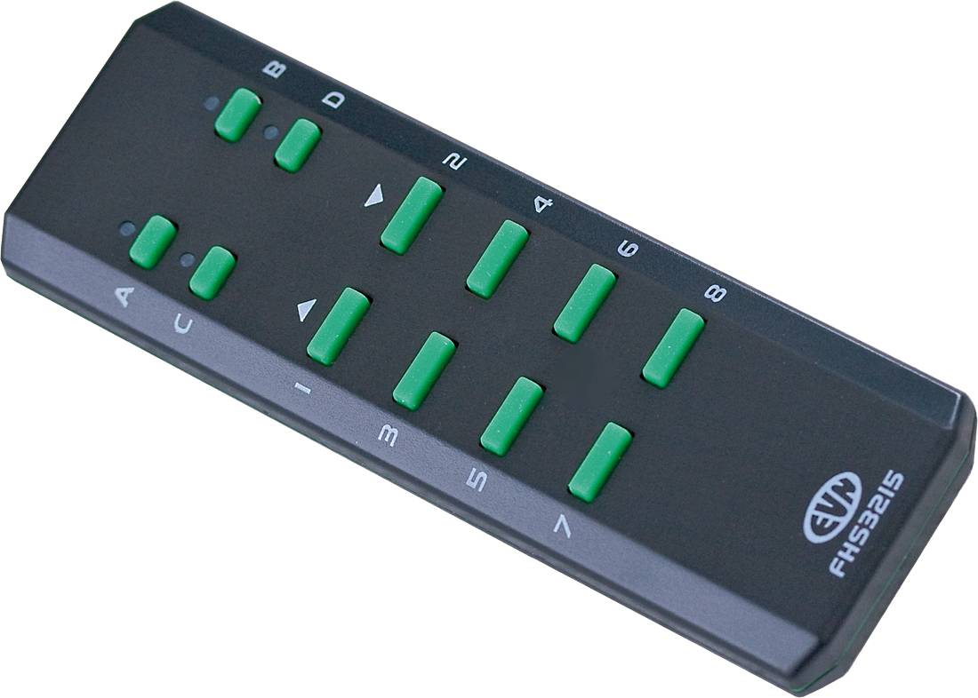 Czarna przenośna elektroniczna klawiatura z zielonymi przyciskami oznaczonymi numerami 1 do 8, umieszczona pod kątem na białym tle.